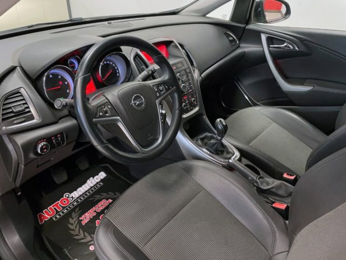 Opel Astra 1.7 CDTI 110CV 4 porte Cosmo (17)