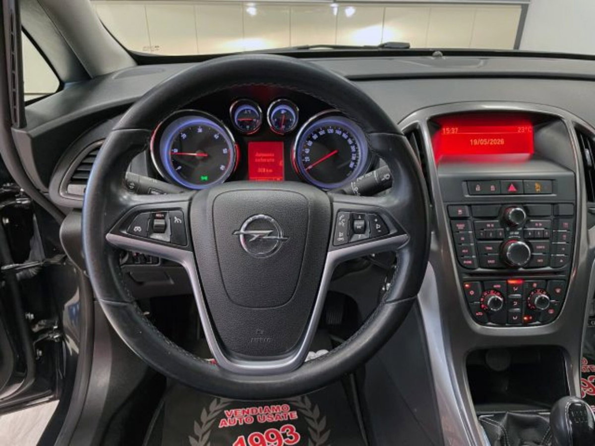 Opel Astra 1.7 CDTI 110CV 4 porte Cosmo (20)