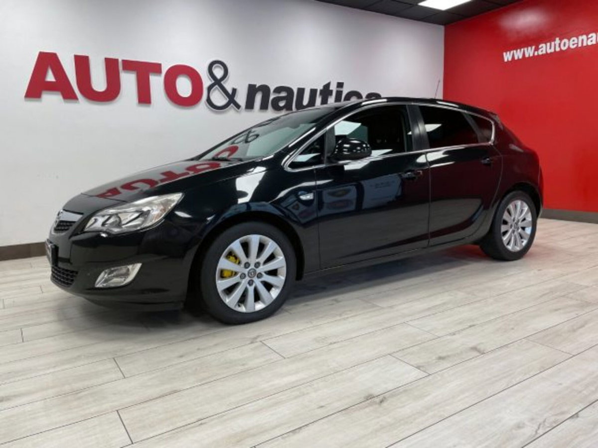 Opel Astra 1.7 CDTI 110CV 4 porte Cosmo (3)