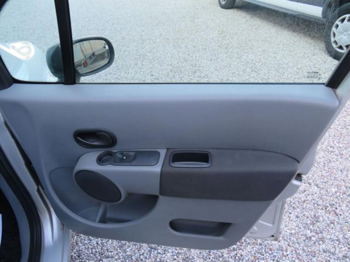 Renault Modus 1.2 16V Dynamique (18)