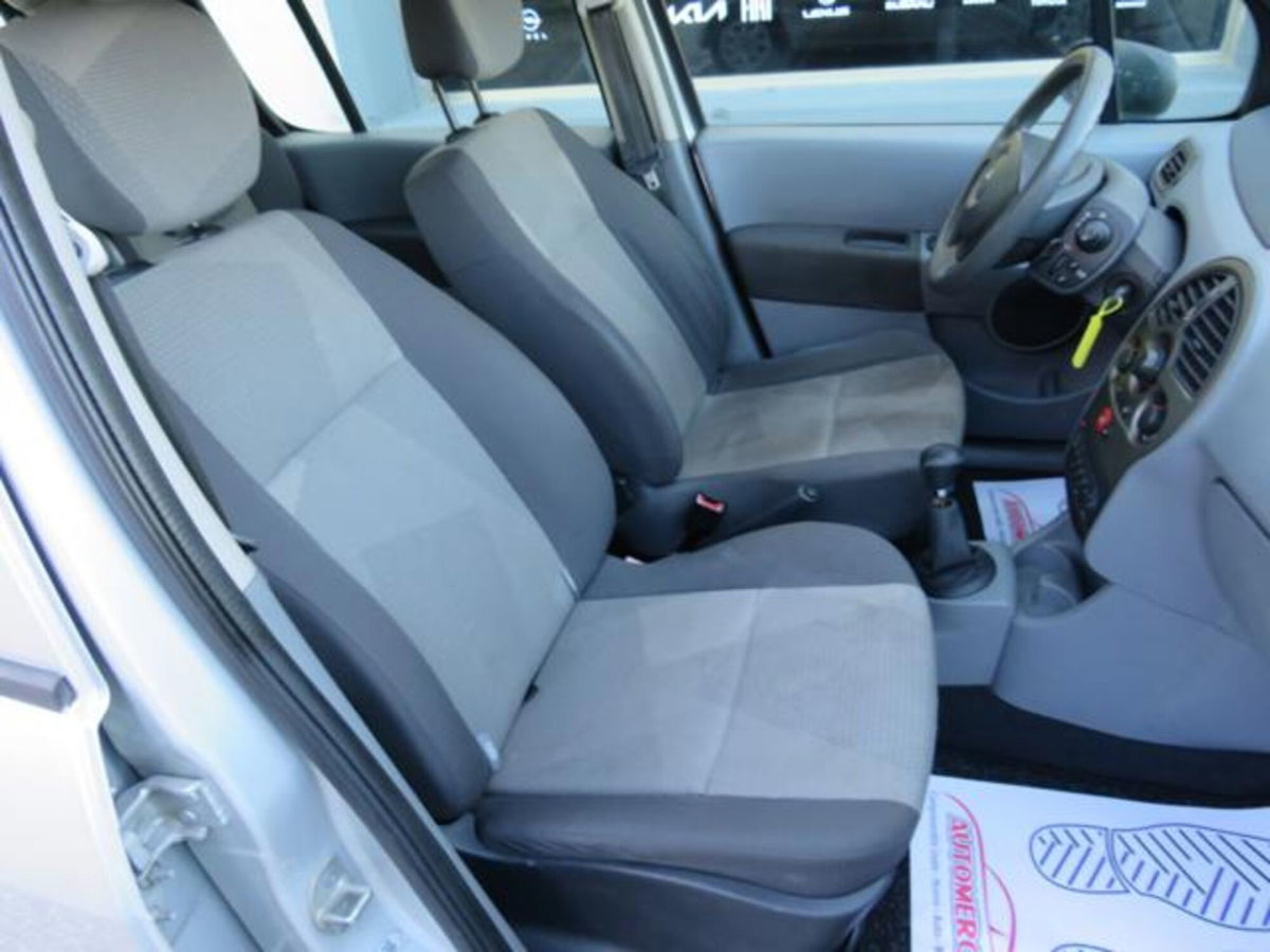 Renault Modus 1.2 16V Dynamique (19)