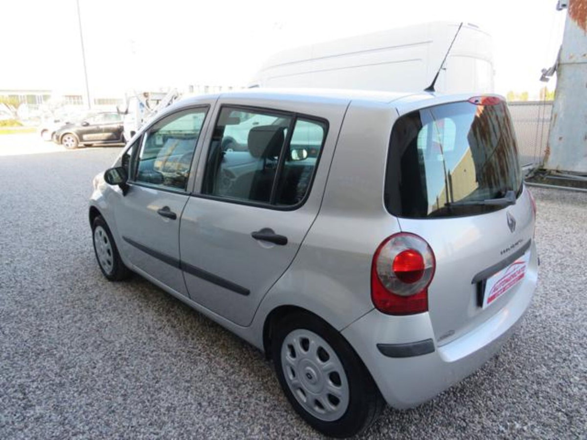Renault Modus 1.2 16V Dynamique (8)