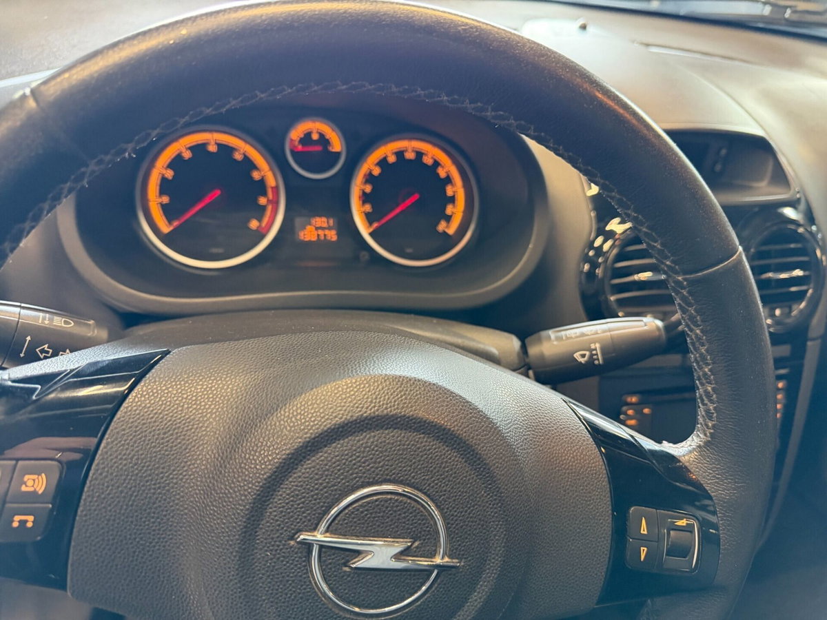 Opel Corsa 1.2 85CV 3 porte GPL-TECH Club (14)