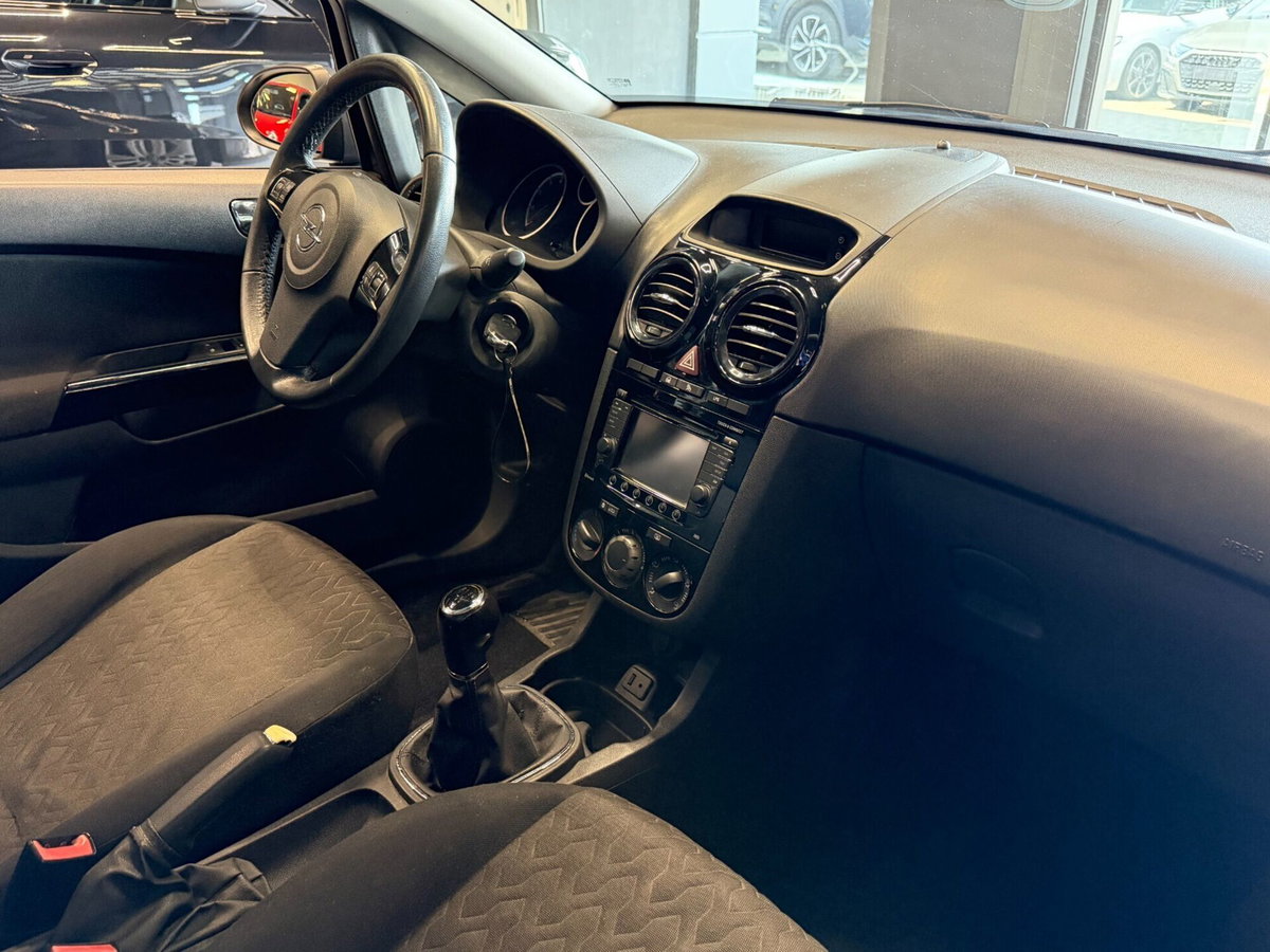 Opel Corsa 1.2 85CV 3 porte GPL-TECH Club (16)