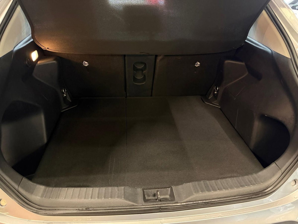 Toyota Yaris Cross 1.5 Hybrid 5p. E-CVT Lounge (20)