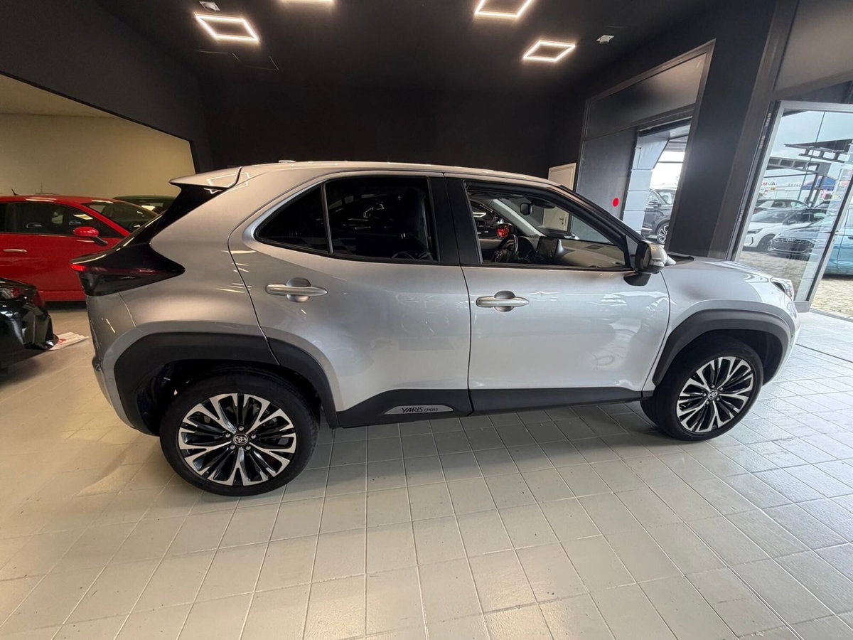 Toyota Yaris Cross 1.5 Hybrid 5p. E-CVT Lounge (8)