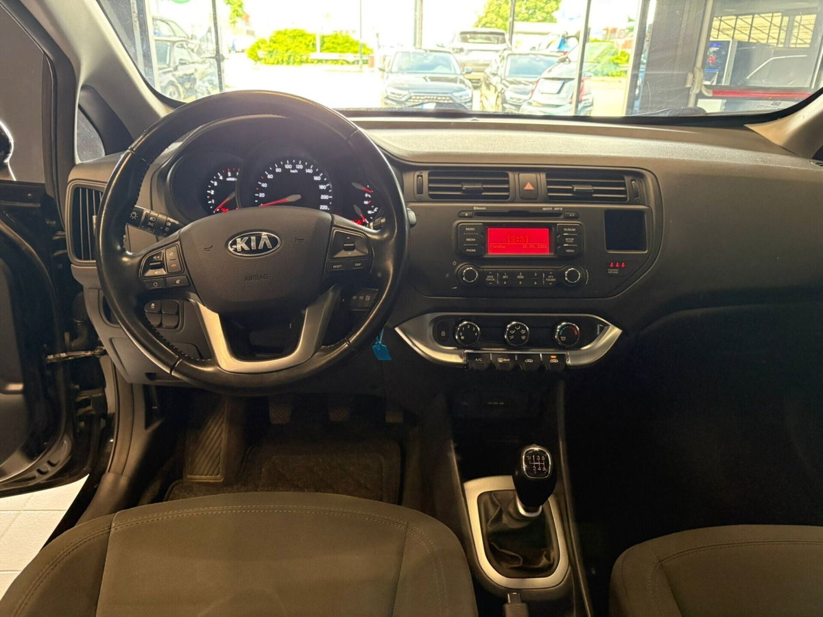 Kia Rio 1.1 CRDi 5p. Cool (11)