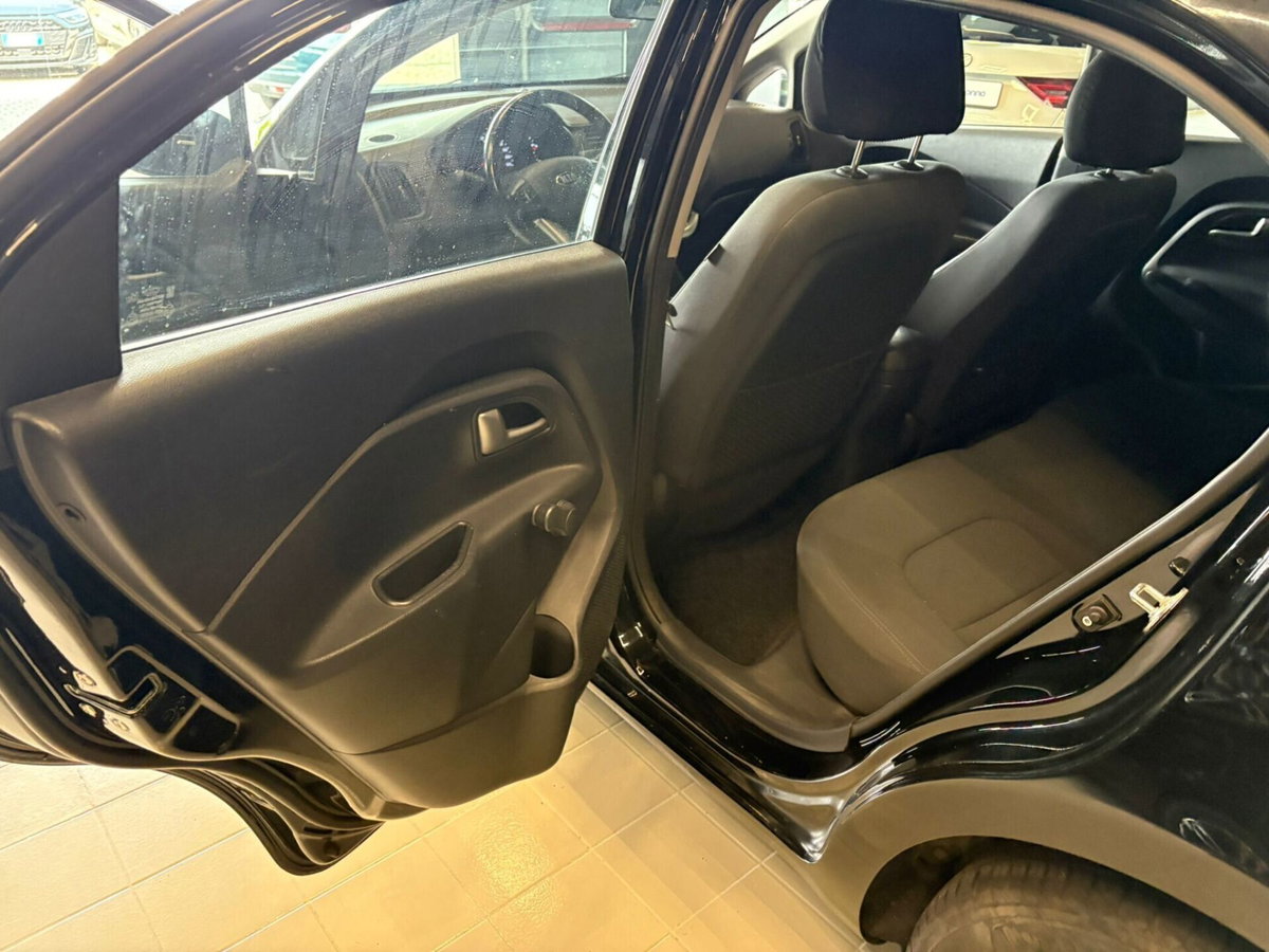 Kia Rio 1.1 CRDi 5p. Cool (13)