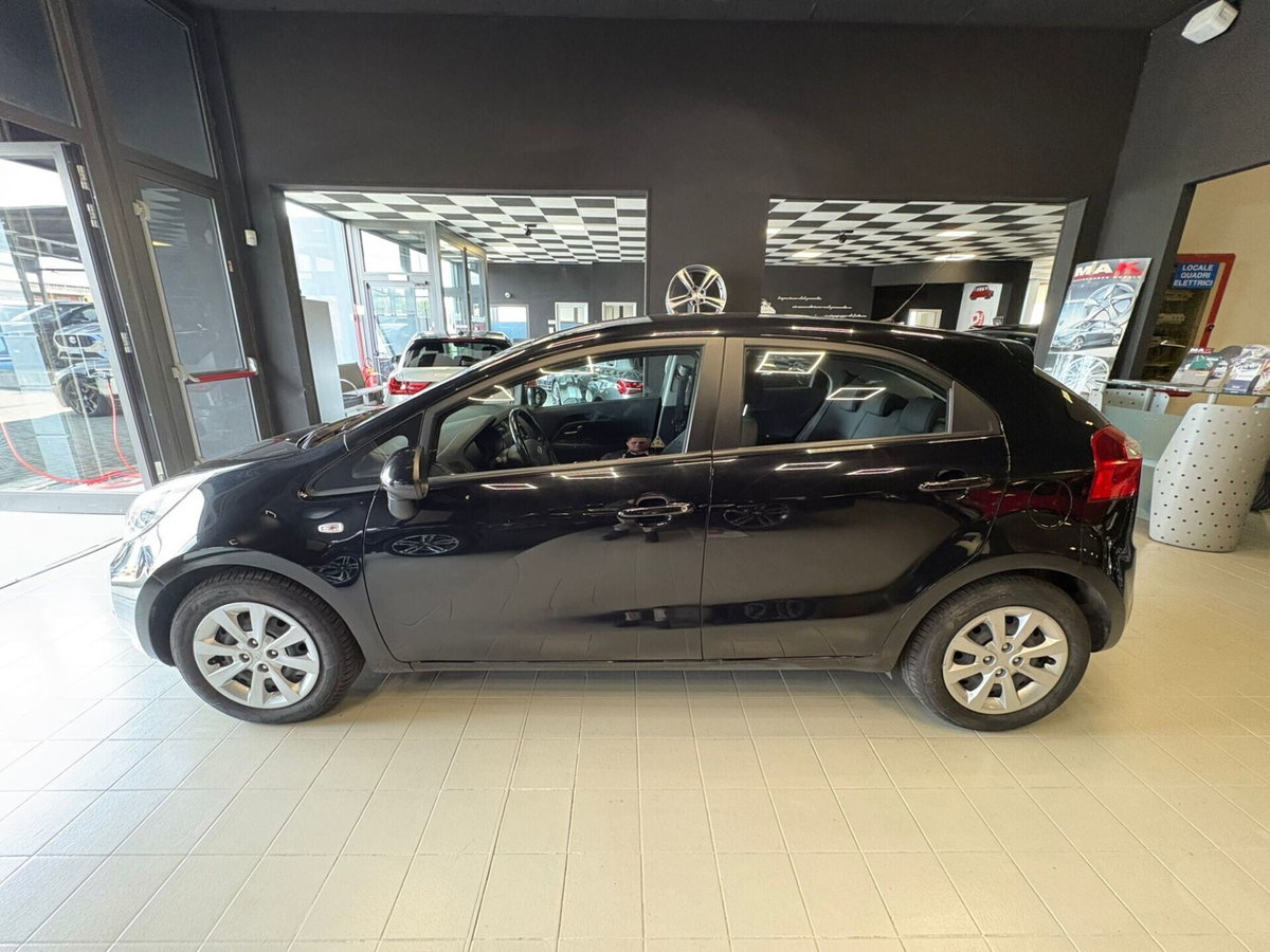 Kia Rio 1.1 CRDi 5p. Cool (4)