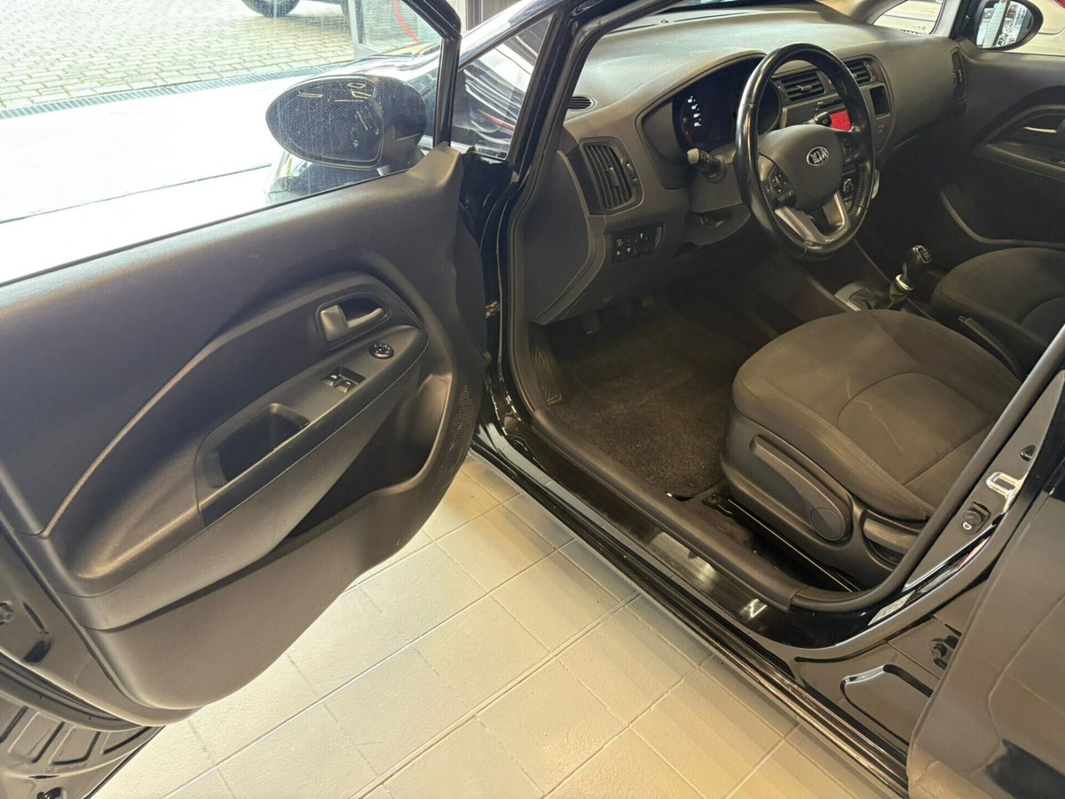 Kia Rio 1.1 CRDi 5p. Cool (8)