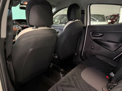 Lancia Ypsilon 1.2 69 CV 5 porte GPL Ecochic Gold (13)