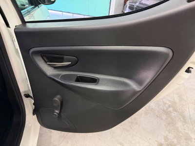 Lancia Ypsilon 1.2 69 CV 5 porte GPL Ecochic Gold (15)