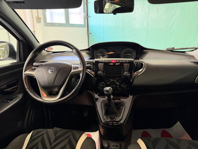 Lancia Ypsilon 1.2 69 CV 5 porte GPL Ecochic Gold (18)