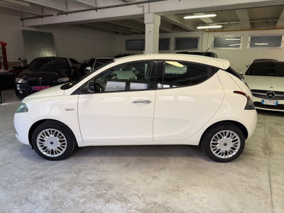 Lancia Ypsilon 1.2 69 CV 5 porte GPL Ecochic Gold (2)