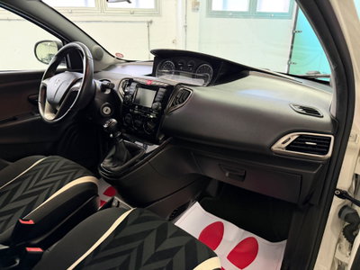 Lancia Ypsilon 1.2 69 CV 5 porte GPL Ecochic Gold (20)