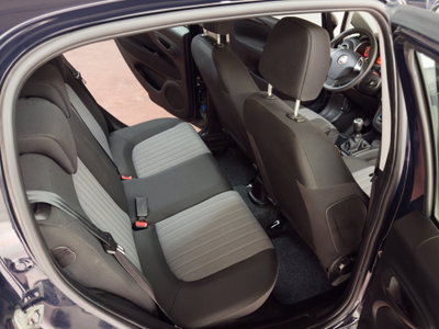 Fiat Punto 1.3 MJT II S&S 95 CV 5 porte Street (10)