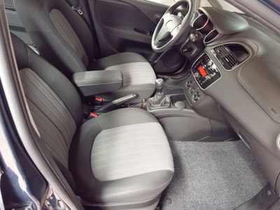 Fiat Punto 1.3 MJT II S&S 95 CV 5 porte Street (11)
