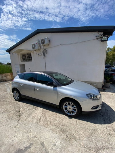 Lancia Delta 1.6 MJT DPF 105 CV Gold (3)