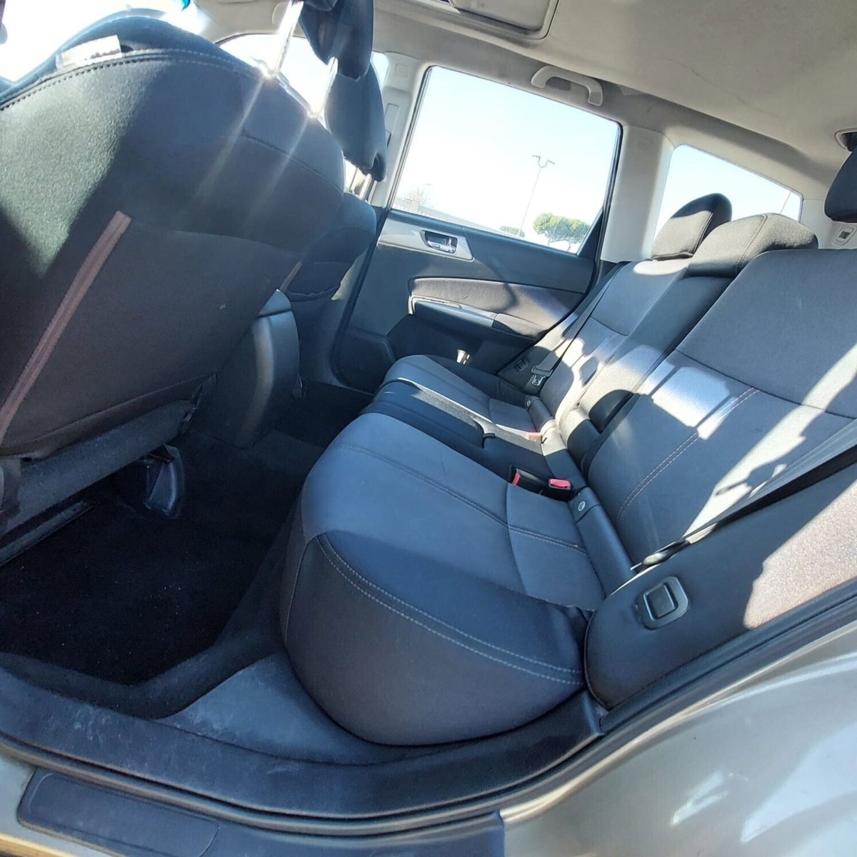 Subaru Forester 2.0D X BR (12)