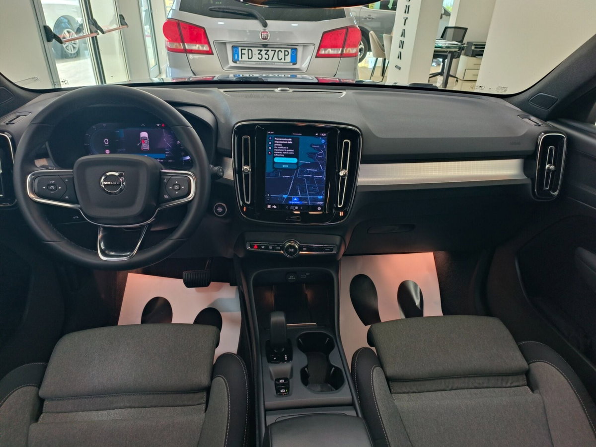 Volvo XC40 B3 automatico Core (10)