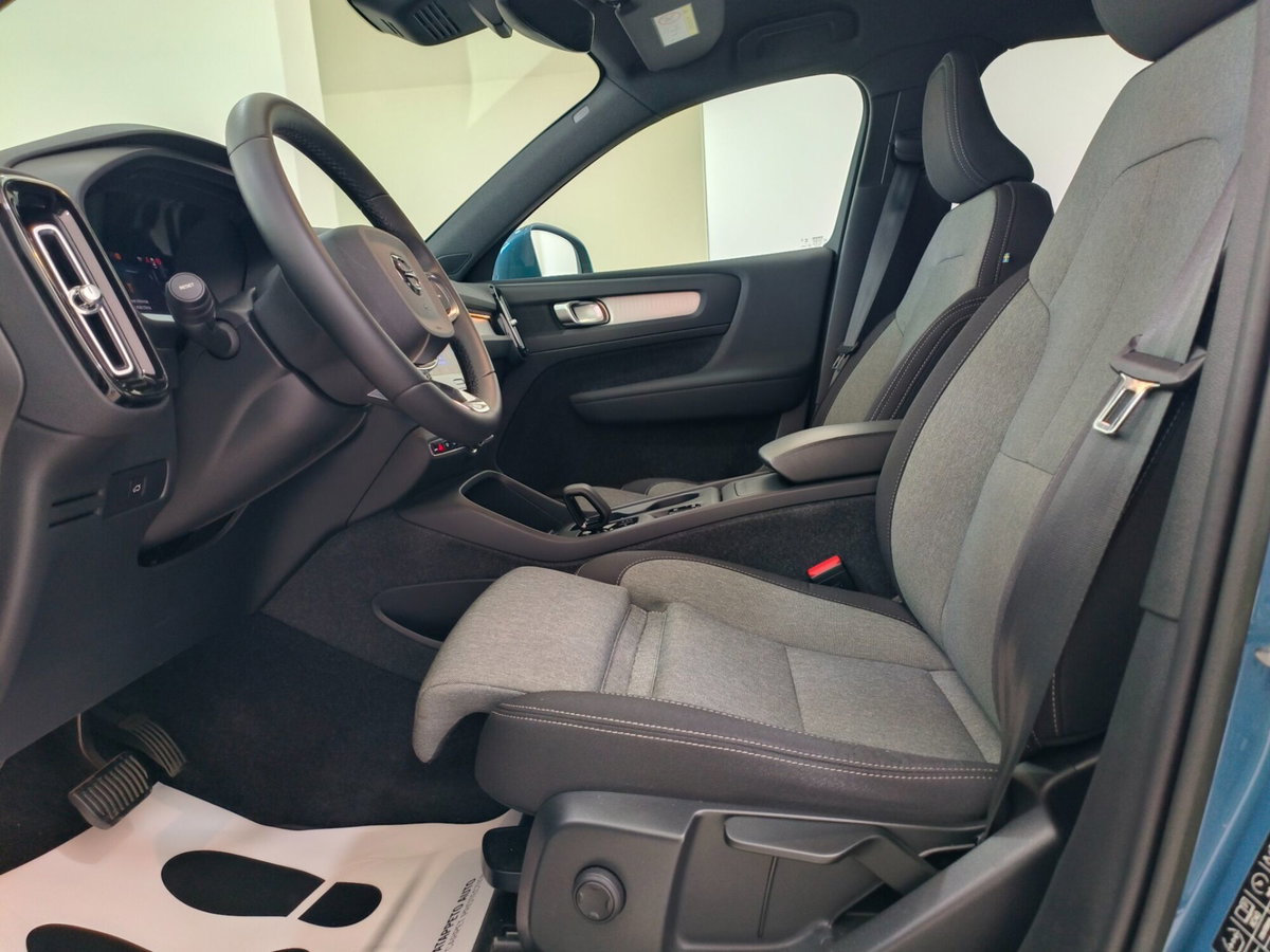 Volvo XC40 B3 automatico Core (12)