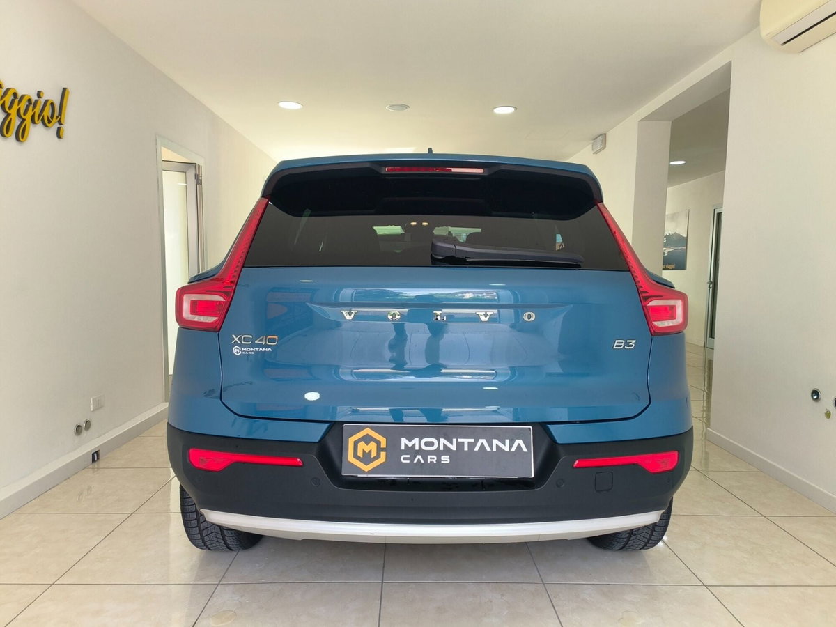 Volvo XC40 B3 automatico Core (7)