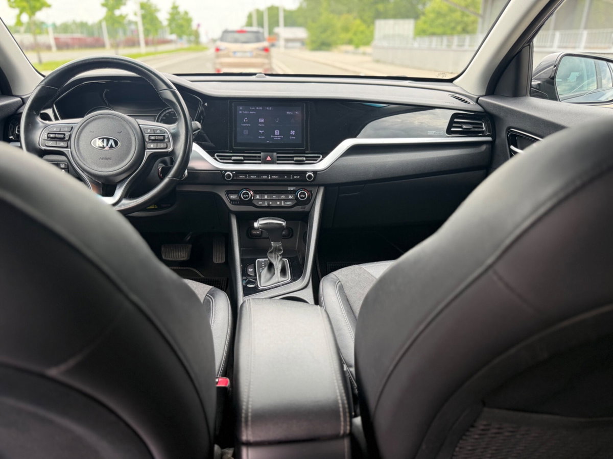 Kia Niro 1.6 GDi DCT HEV Urban (11)