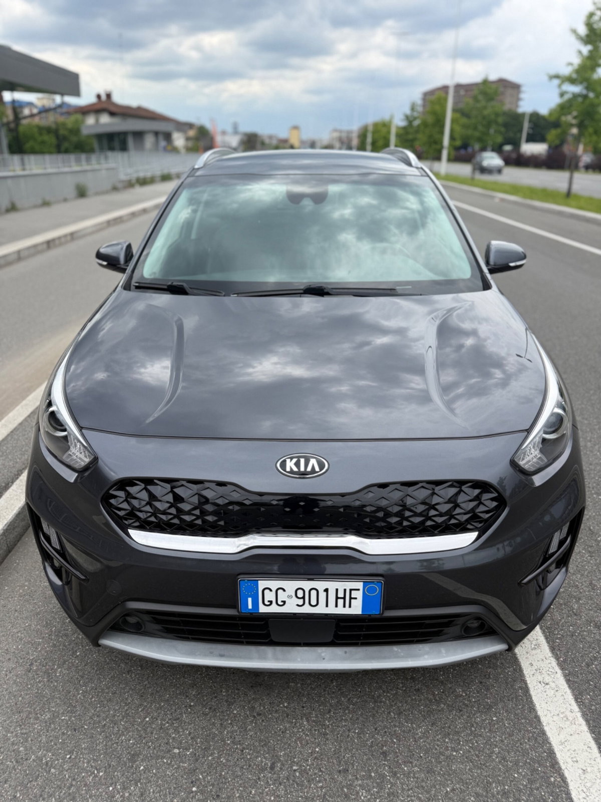 Kia Niro 1.6 GDi DCT HEV Urban (2)