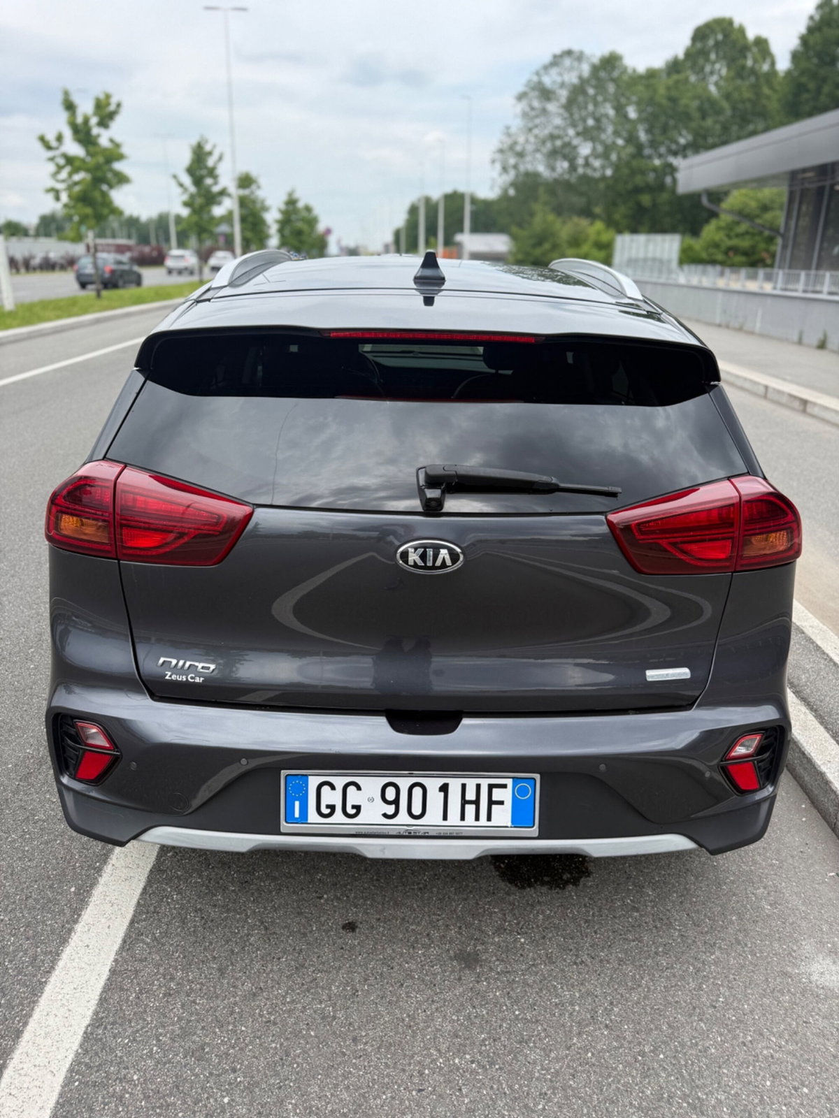 Kia Niro 1.6 GDi DCT HEV Urban (5)