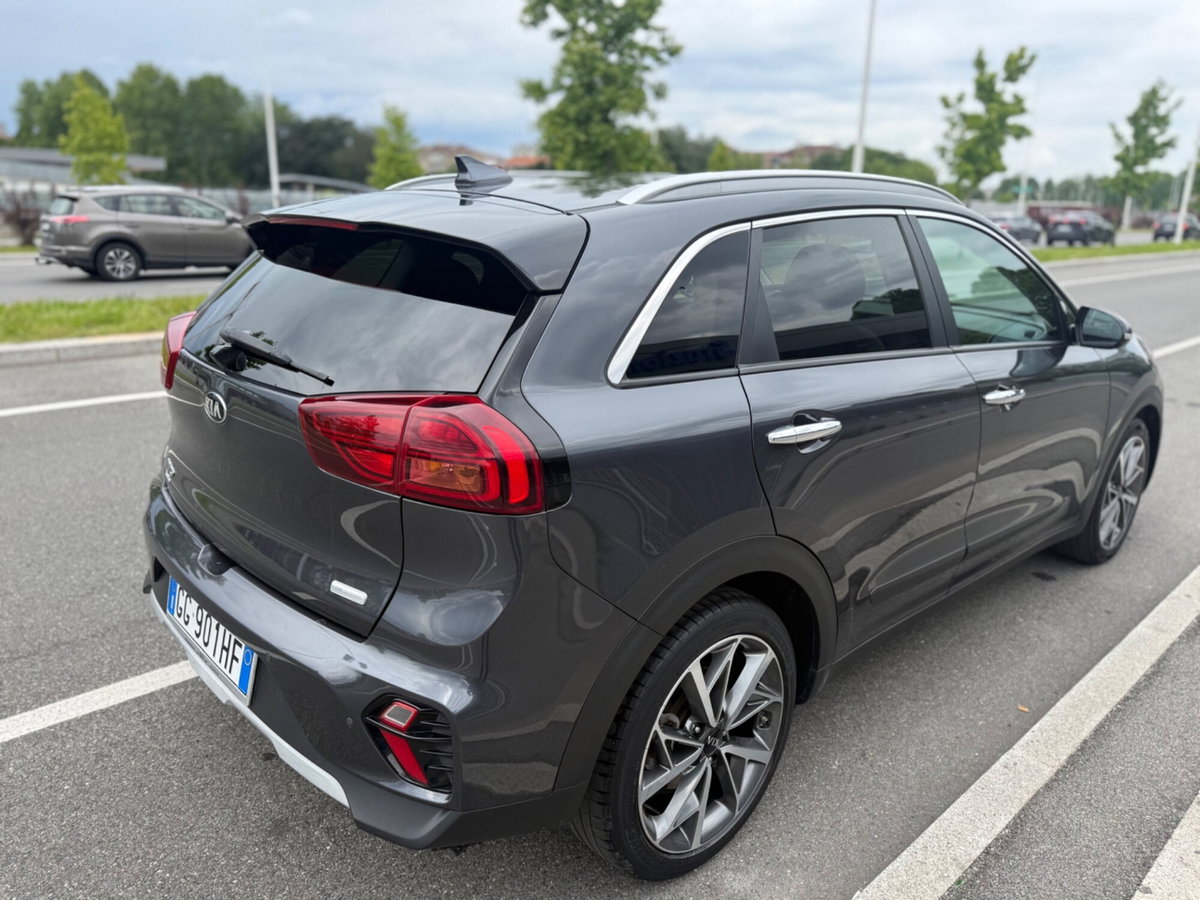 Kia Niro 1.6 GDi DCT HEV Urban (6)
