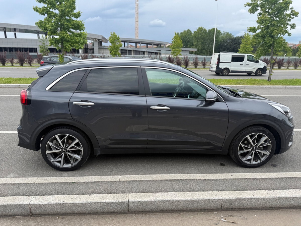 Kia Niro 1.6 GDi DCT HEV Urban (7)