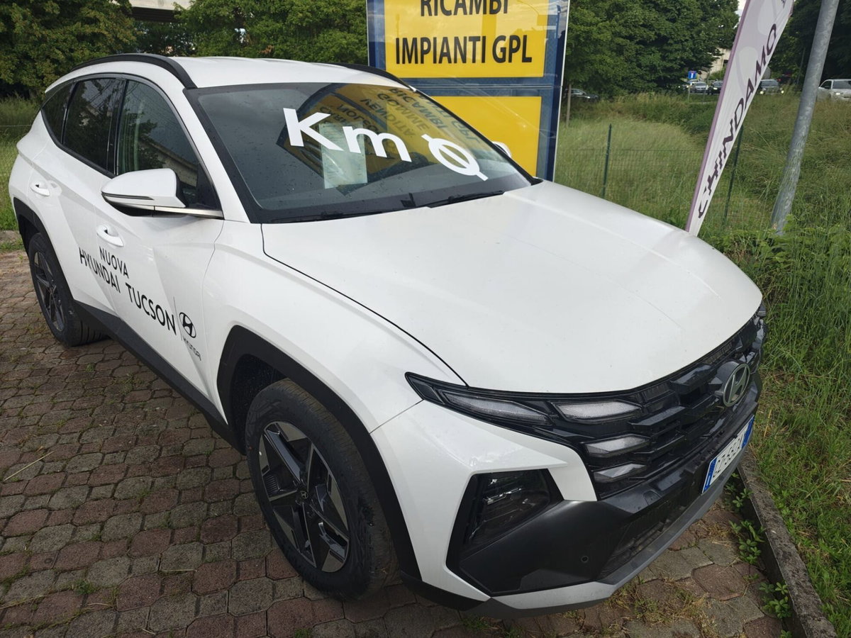 Hyundai Tucson 1.6 crdi 48V Business 2wd dct (2)