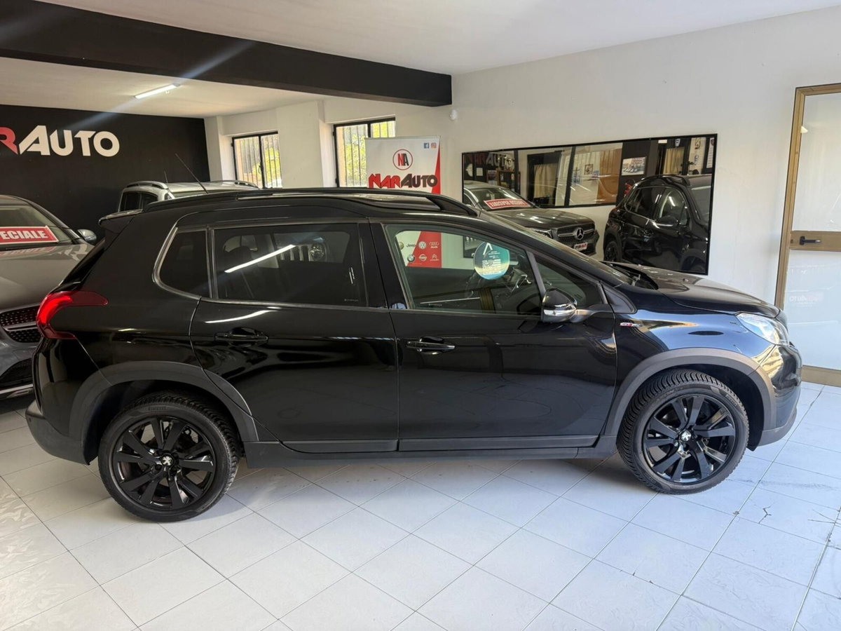Peugeot 2008 BlueHDi 100 S&S GT Line (2)