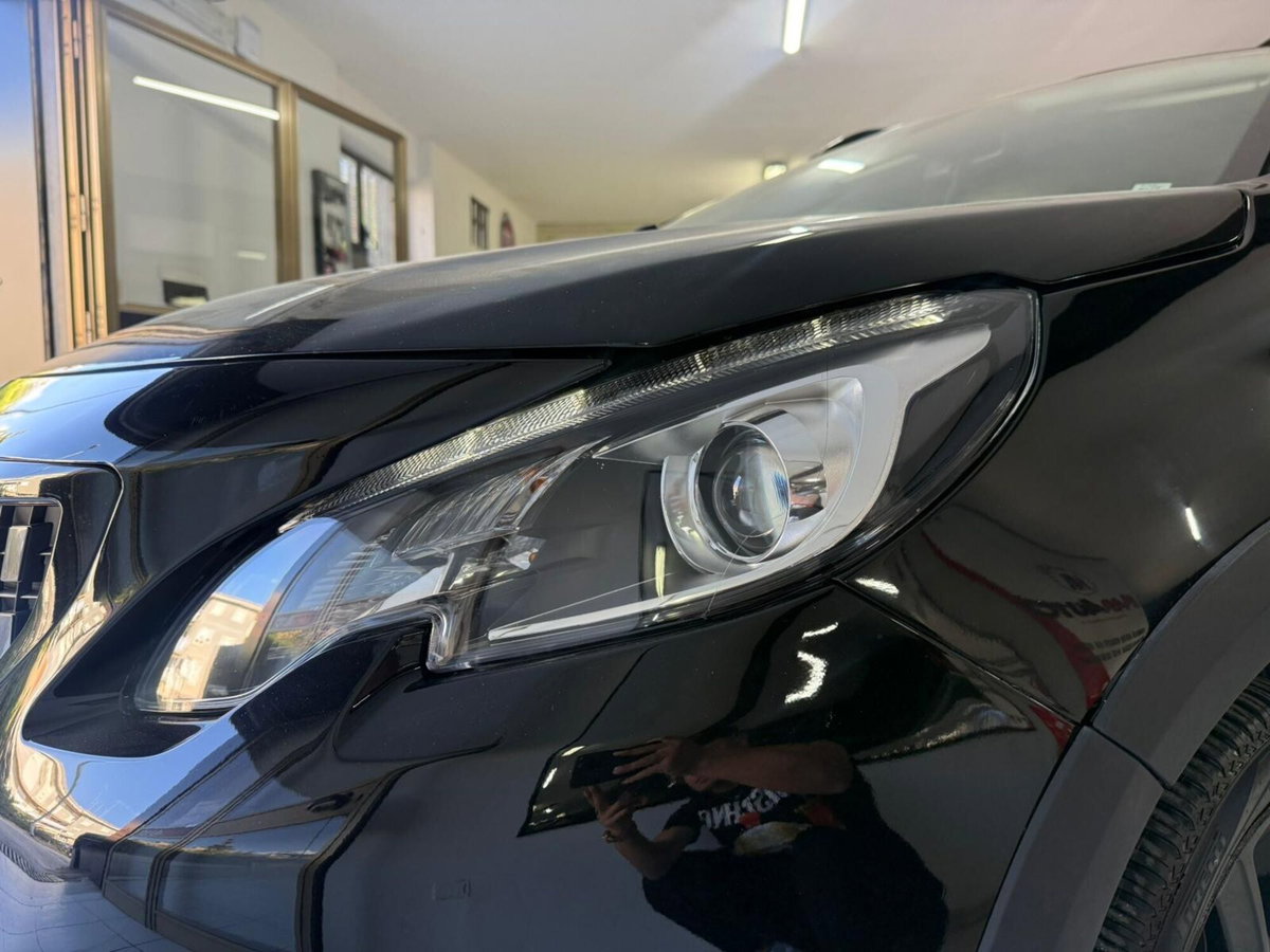 Peugeot 2008 BlueHDi 100 S&S GT Line (8)