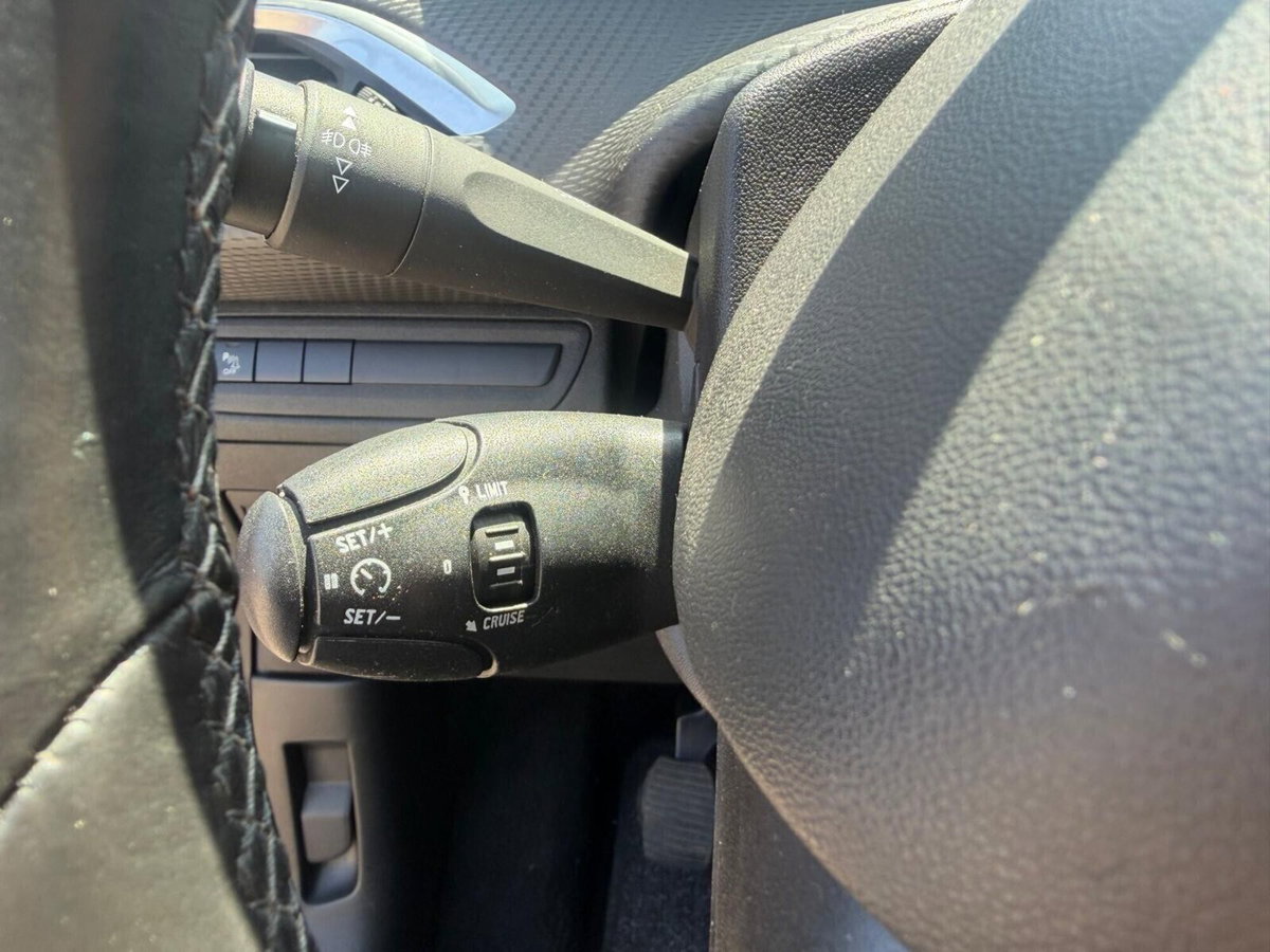 Peugeot 2008 100 S&S Allure (18)