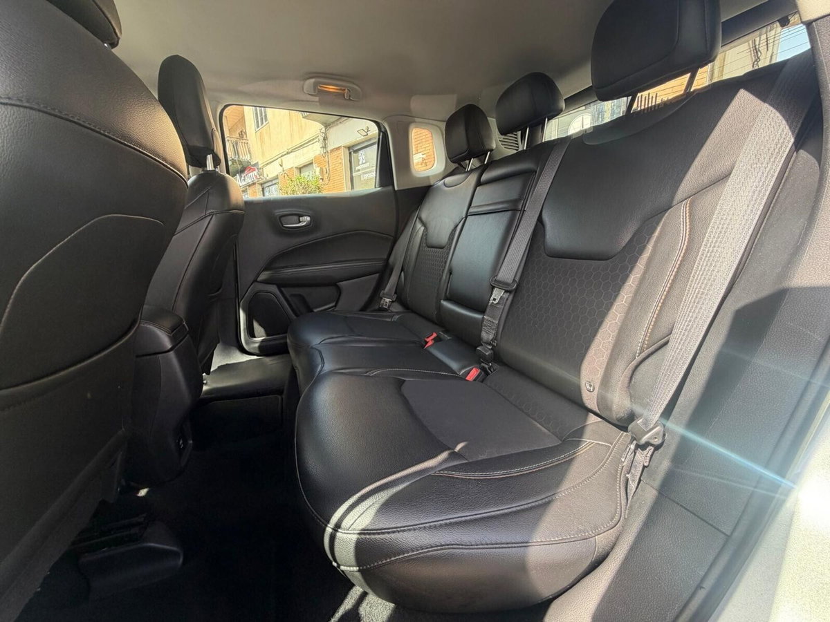 Jeep Compass 1.6 Multijet II 2WD Business (16)