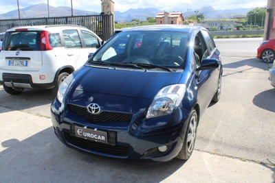 Toyota Yaris 1.D-4D DPF 5 porte Now (2)