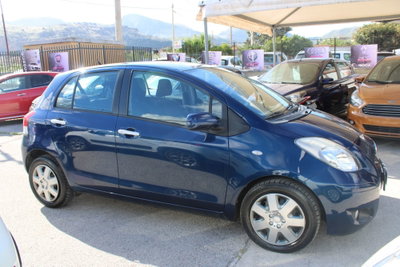 Toyota Yaris 1.D-4D DPF 5 porte Now (4)