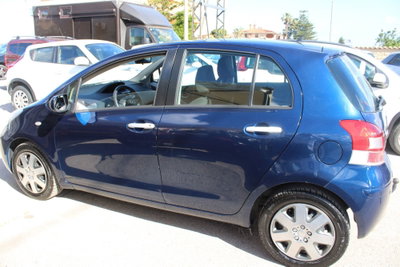 Toyota Yaris 1.D-4D DPF 5 porte Now (8)