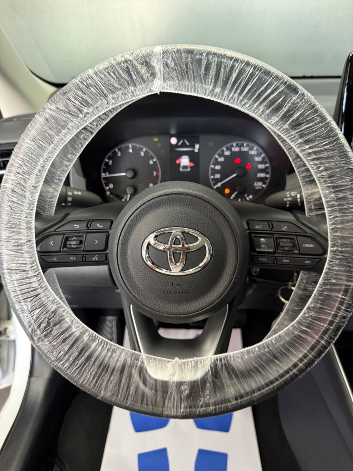 Toyota Yaris 1.0 5 porte Trend (11)