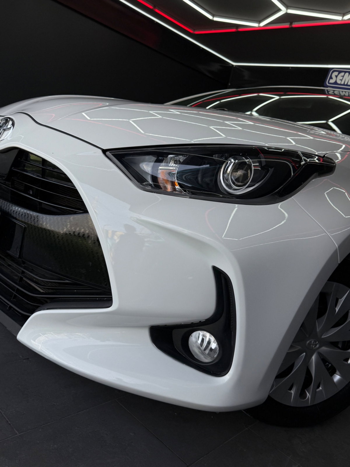 Toyota Yaris 1.0 5 porte Trend (19)