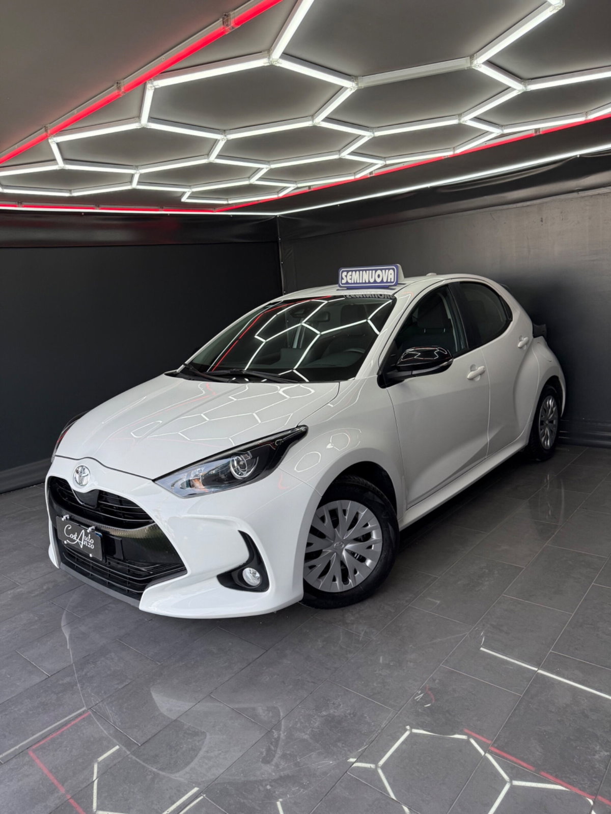 Toyota Yaris 1.0 5 porte Trend (4)