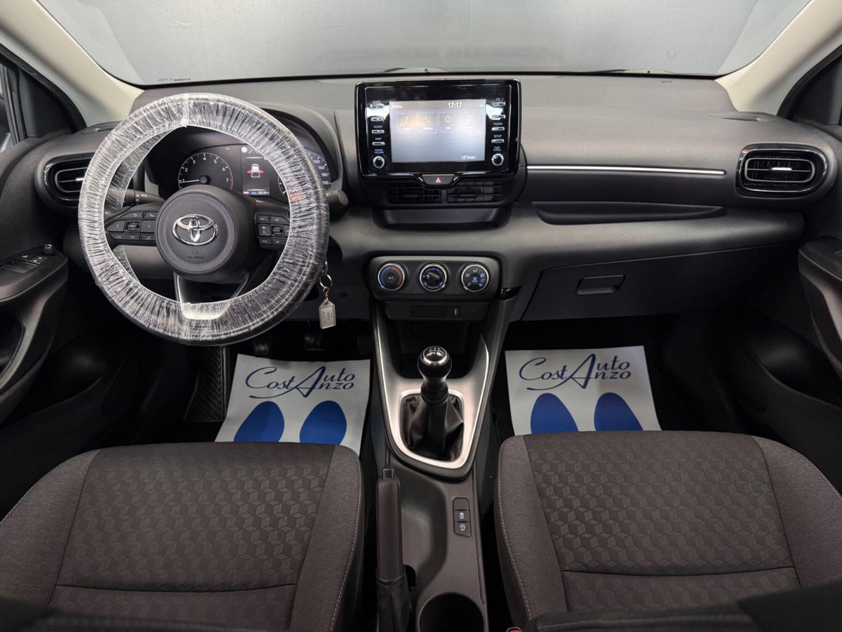 Toyota Yaris 1.0 5 porte Trend (9)
