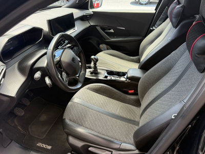 Peugeot 2008 PureTech 100 S&S Allure (14)