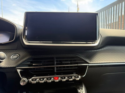 Peugeot 2008 PureTech 100 S&S Allure (17)