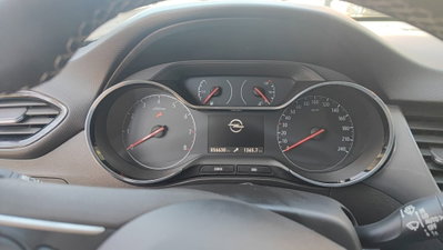 Opel Crossland 1.2 Elegance Pack s&s 130cv at6 (4)