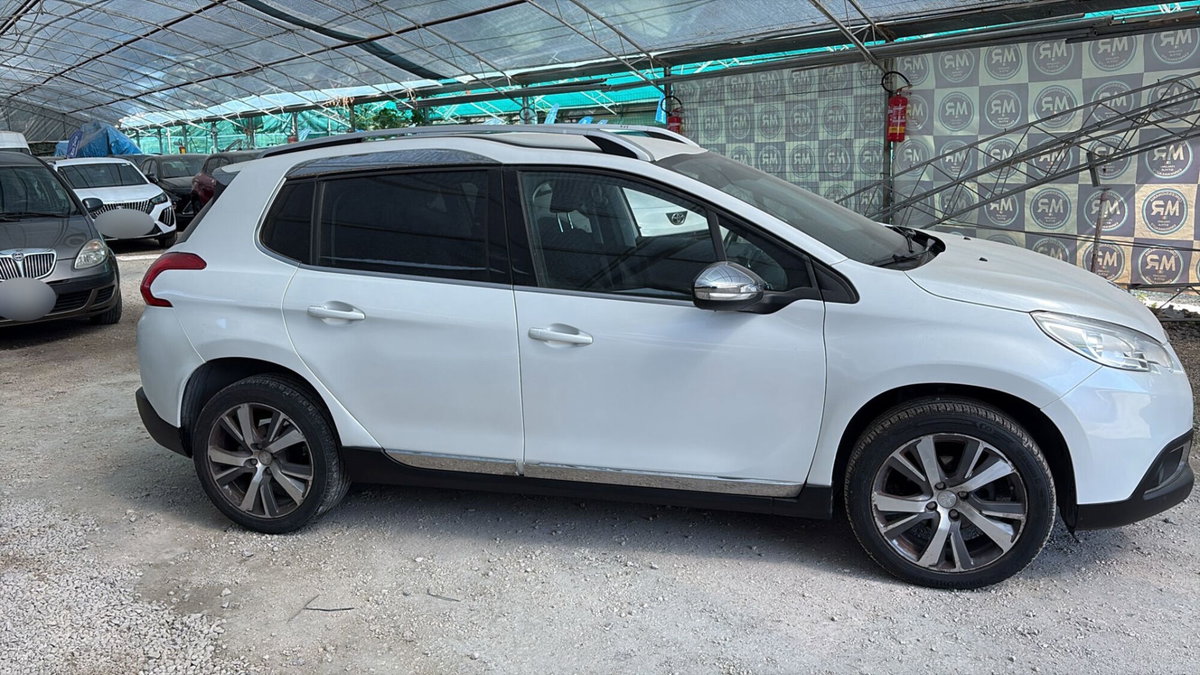 Peugeot 2008 100 S&S Allure (2)
