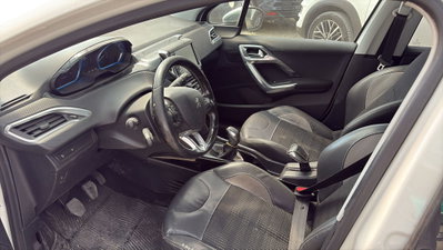 Peugeot 2008 100 S&S Allure (6)