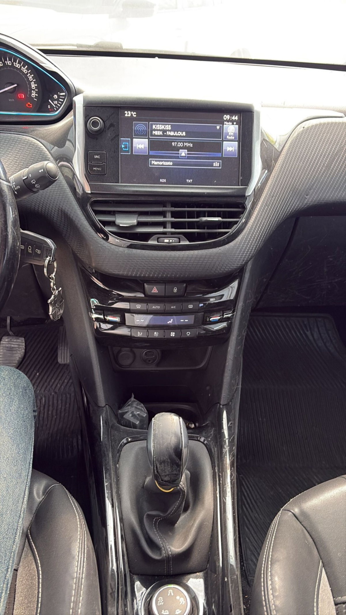 Peugeot 2008 100 S&S Allure (8)