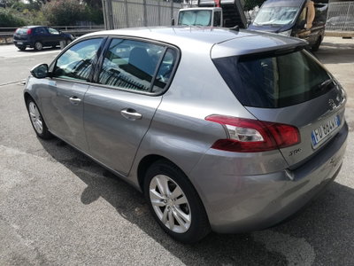 Peugeot 308 BlueHDi 120 S&S Allure (4)
